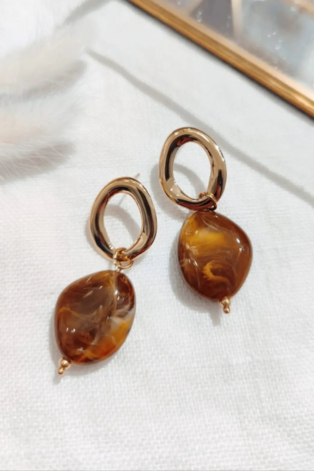 Boucles d'oreilles résine ambre Mélite