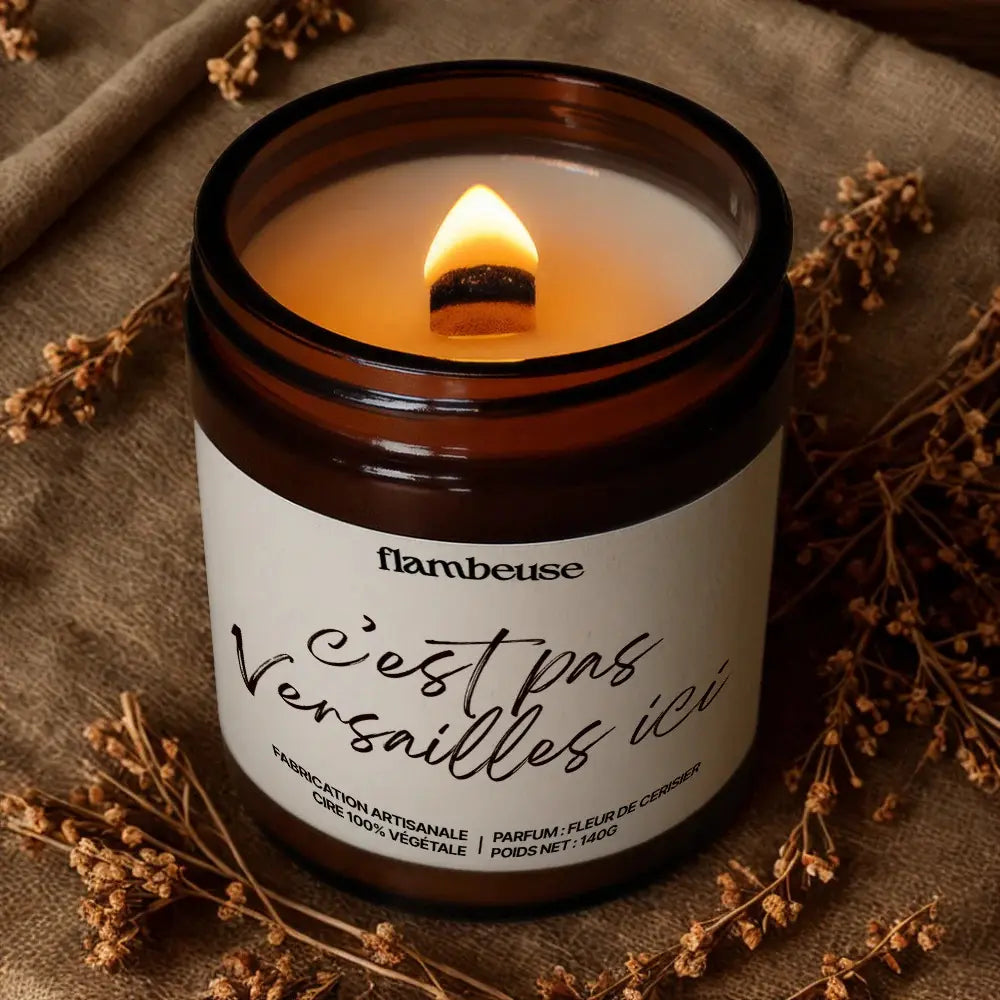 Bougie parfumée c'est pas Versailles ici